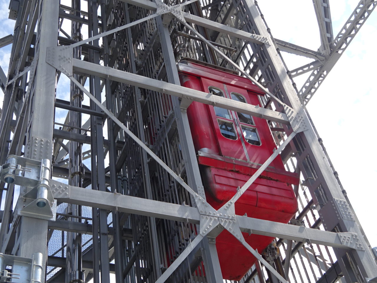 名古屋テレビ塔エレベーター