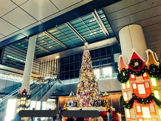 ゲートタワーにクリスマスツリーが出現 名駅 おいでよ名古屋の食べ歩きログ