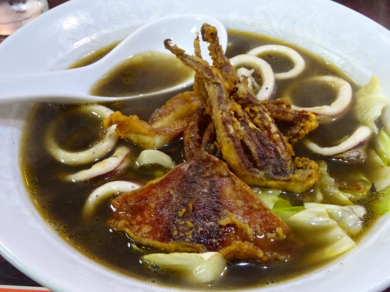 イカの旨味を丸ごと詰め込んだ一杯 鳳仙花のイカスミラーメン 吹上 おいでよ名古屋の食べ歩きログ
