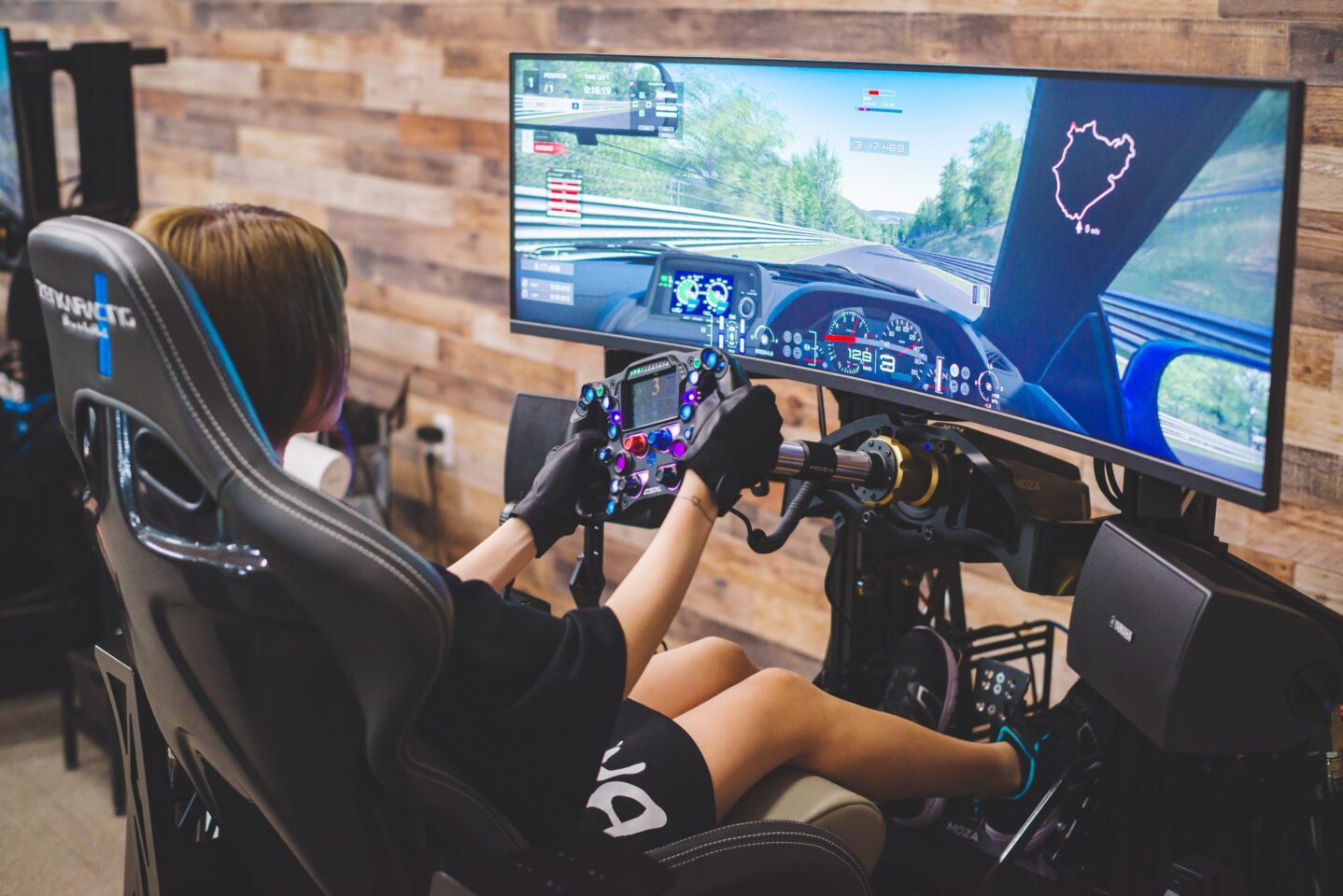 PassingMarkRacingで最先端レーシングシミュレーター体験【中川区