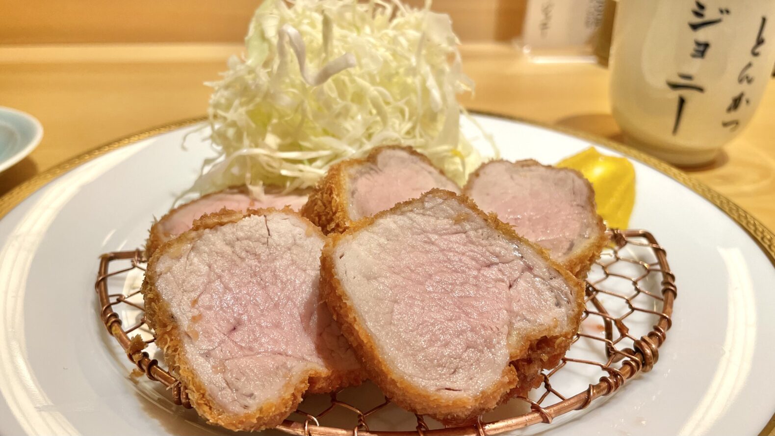 mellojoy メロジョイ 袋 パウダー付き とんかつ 夜の古城第2弾 4点 念願の @mellojoyjapan 開封 🤍🥺 スクイーズは色々集めてきましたが