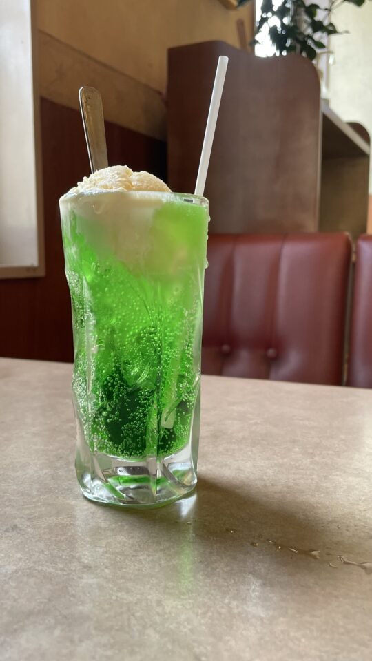 喫茶さつきのクリームソーダ