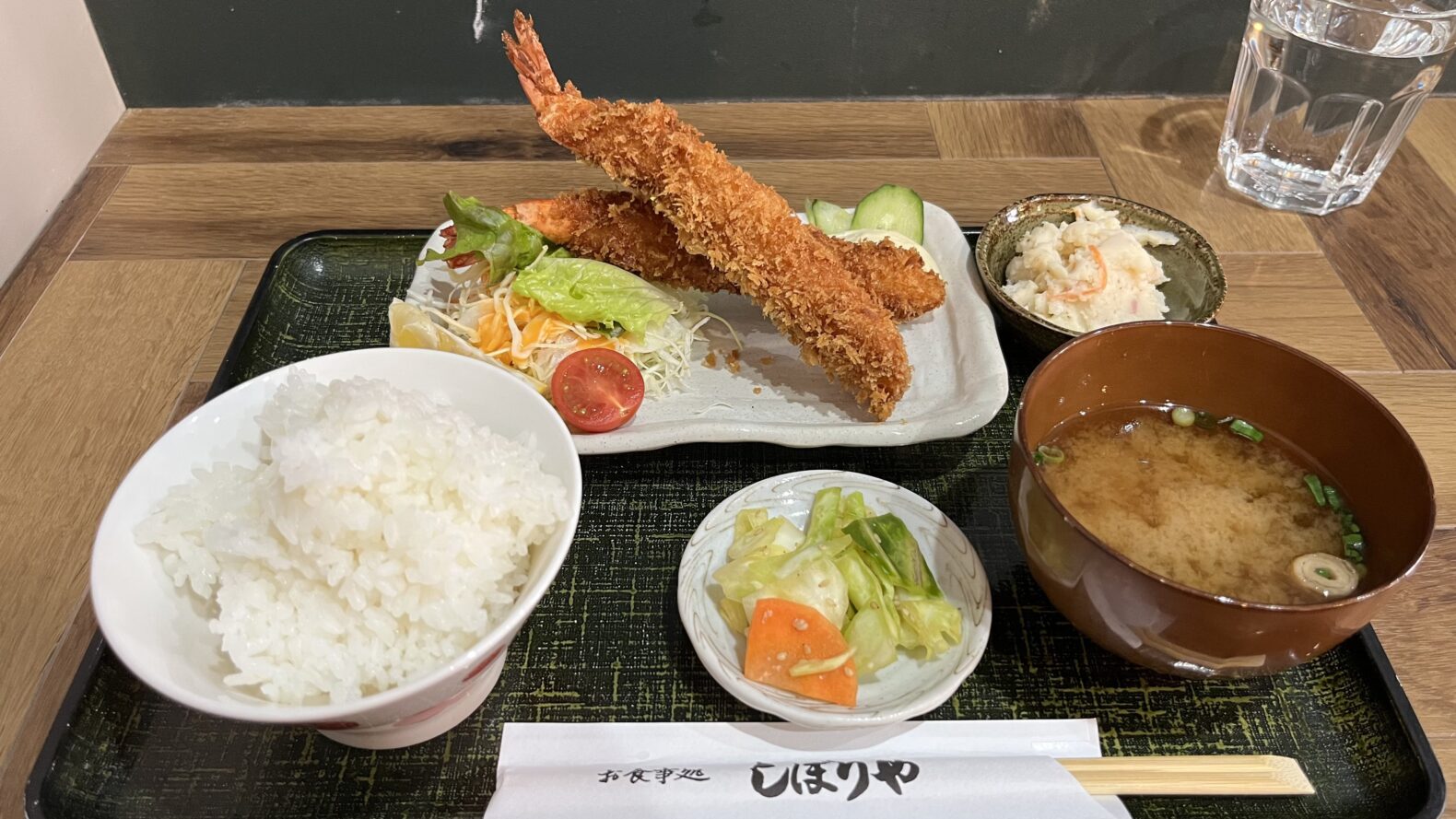 しぼりやの海老フライ定食【丸の内】 - おいでよ名古屋の食べ歩きログ